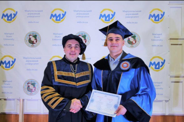 Зображення посту: «З тобою все нормально, ти адаптувався». Захисник Маріуполя Сергій Яровий зустрічається з рідними тих, хто досі в неволі