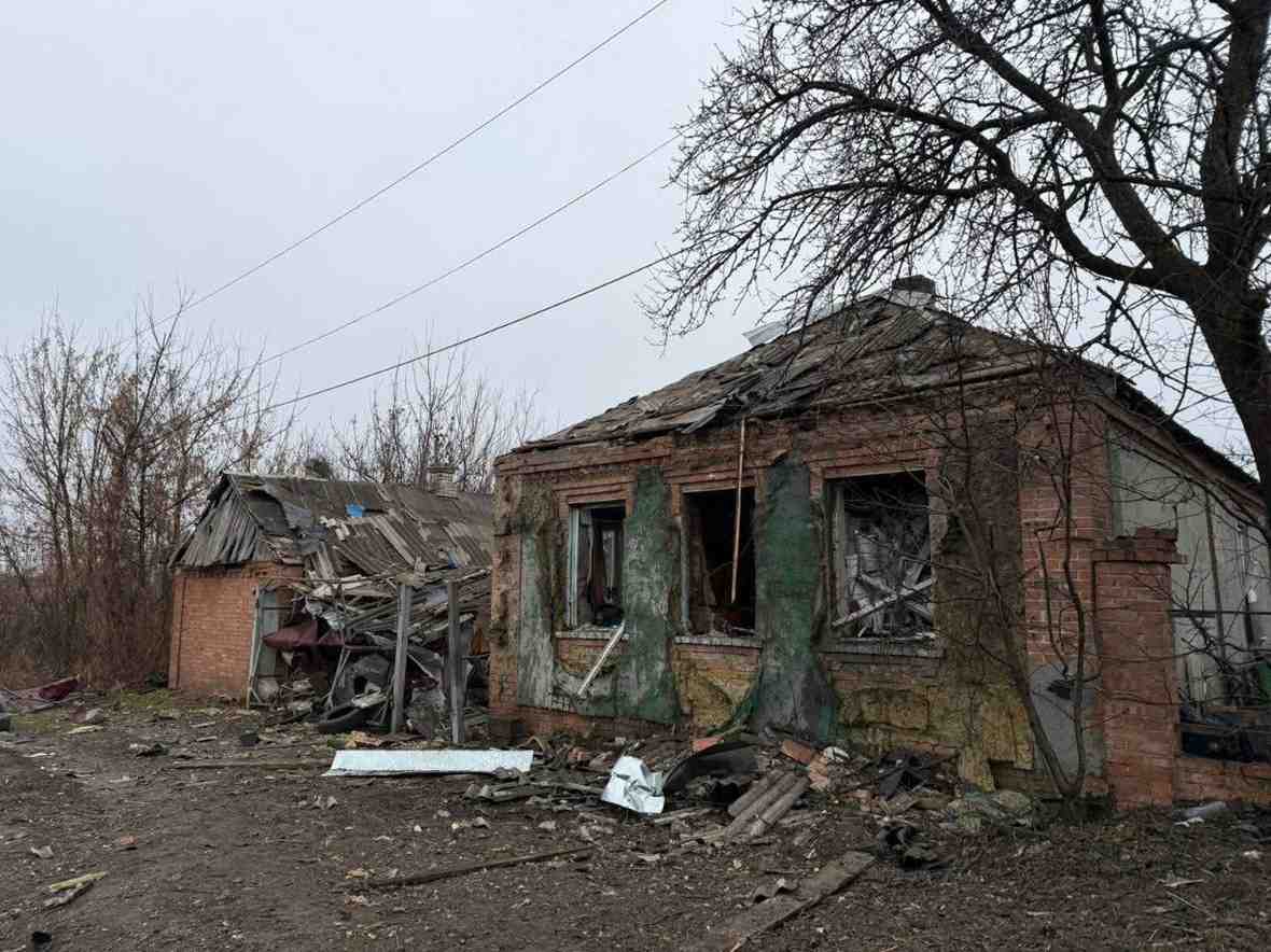 Стаття: Росія двічі обстріляла Слов’янськ авіабомбами та дронами: знищені приватні будинки