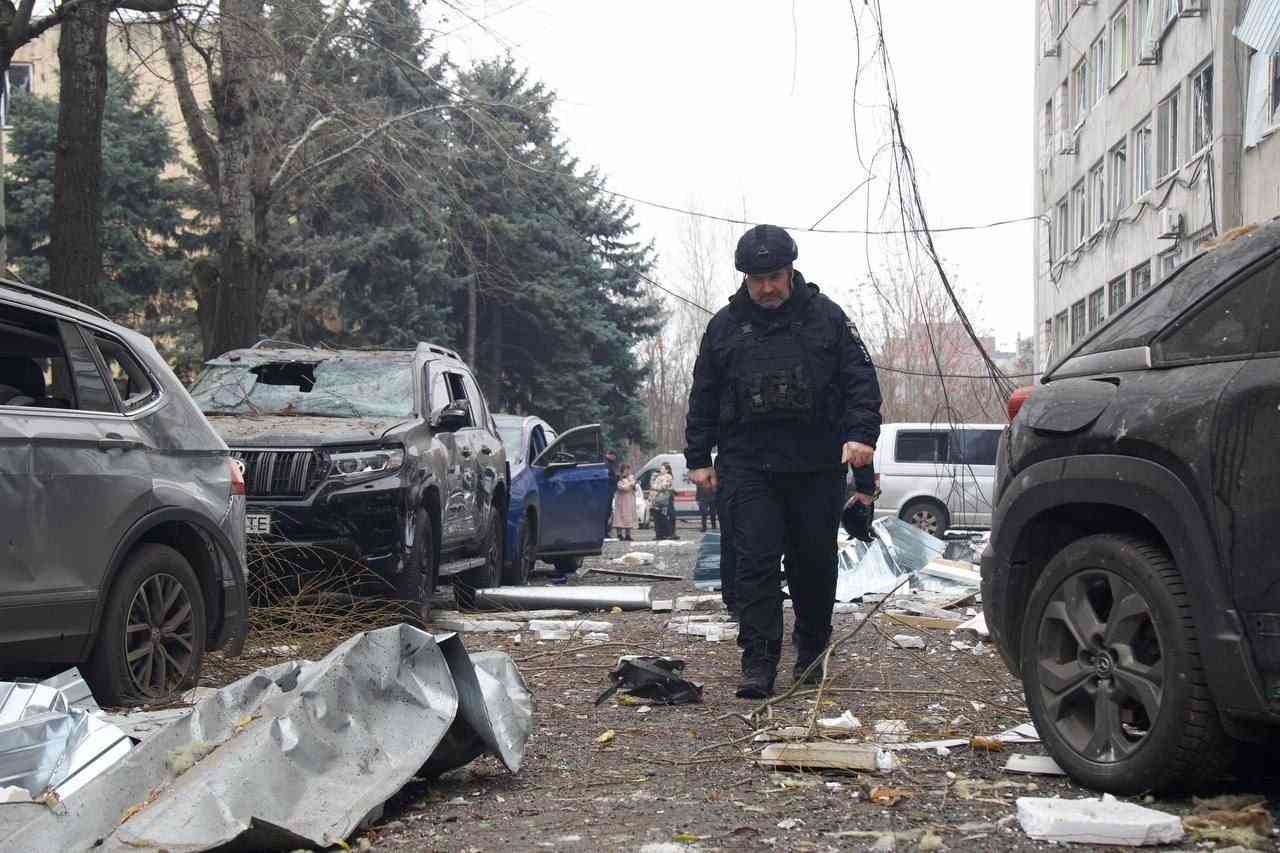 Стаття: Росія вдарила по Дніпру: відомо про трьох загиблих і 15 поранених