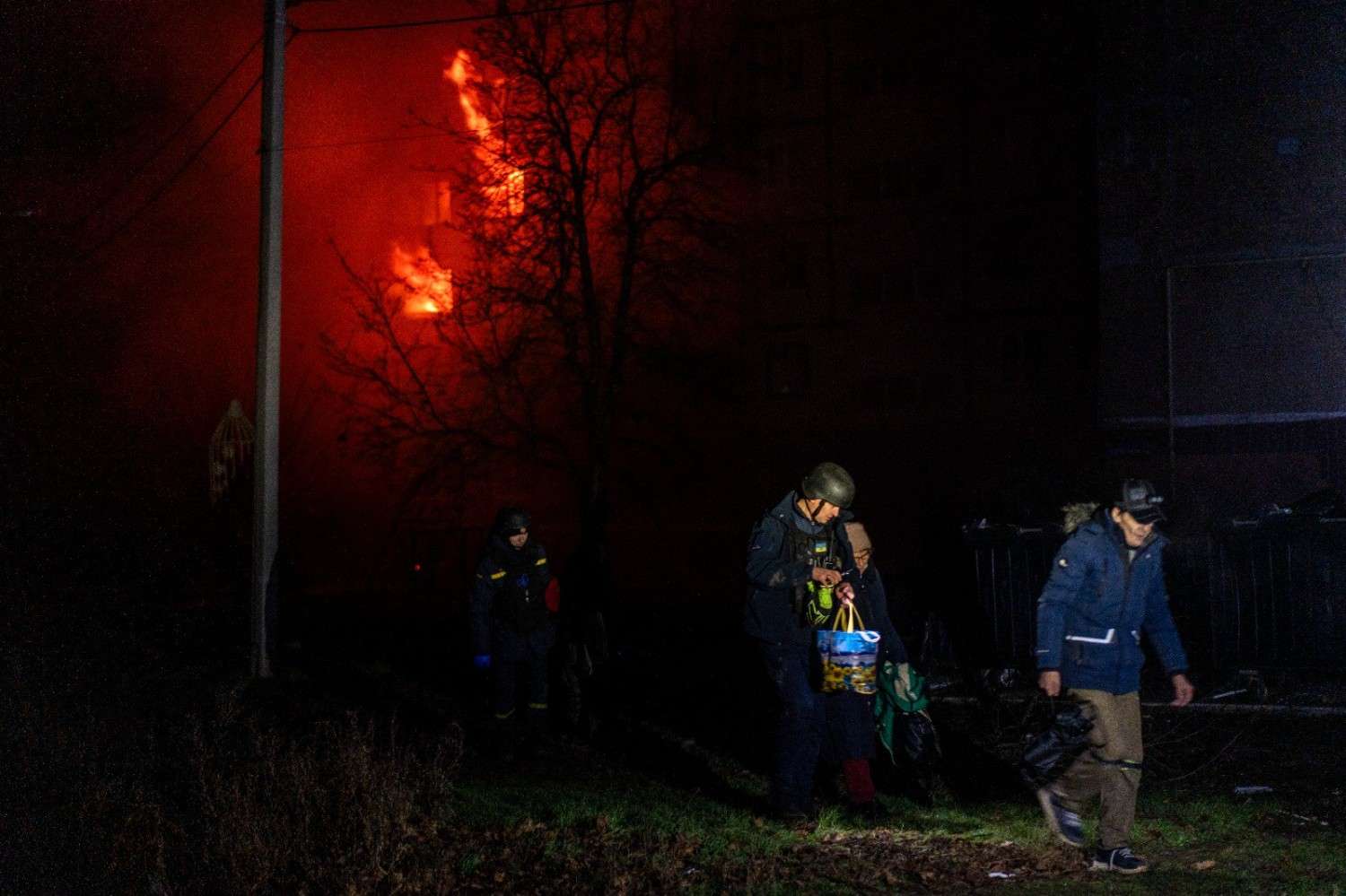 Зображення посту: У Краматорську після удару російських дронів під завалами багатоповерхівки знайшли загиблу жінку