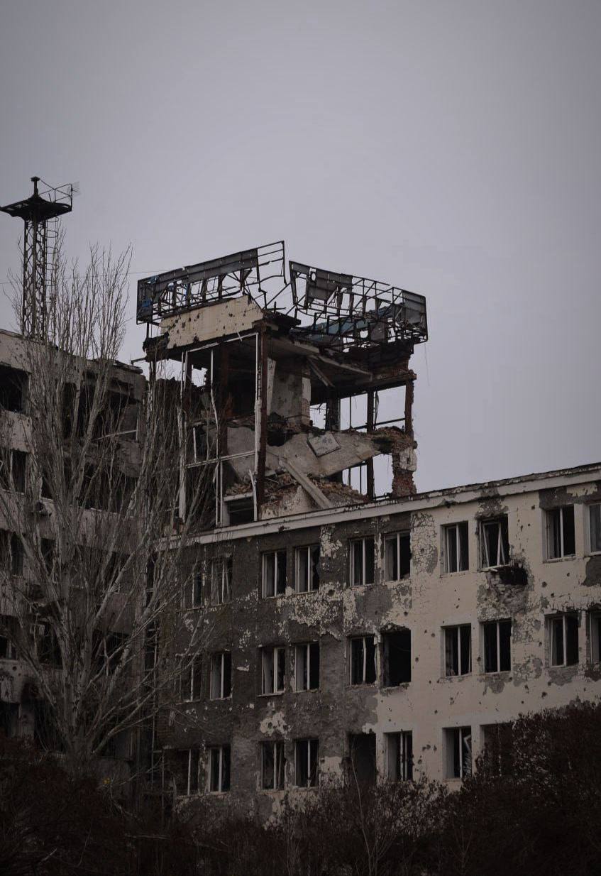 Зображення посту: Росія обіцяла відродити «Азовмаш», а перетворила завод на руїни