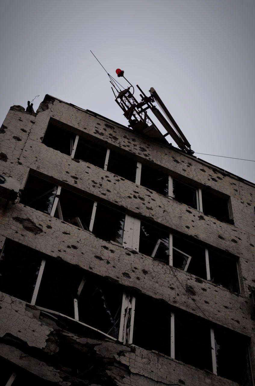 Зображення посту: Росія обіцяла відродити «Азовмаш», а перетворила завод на руїни