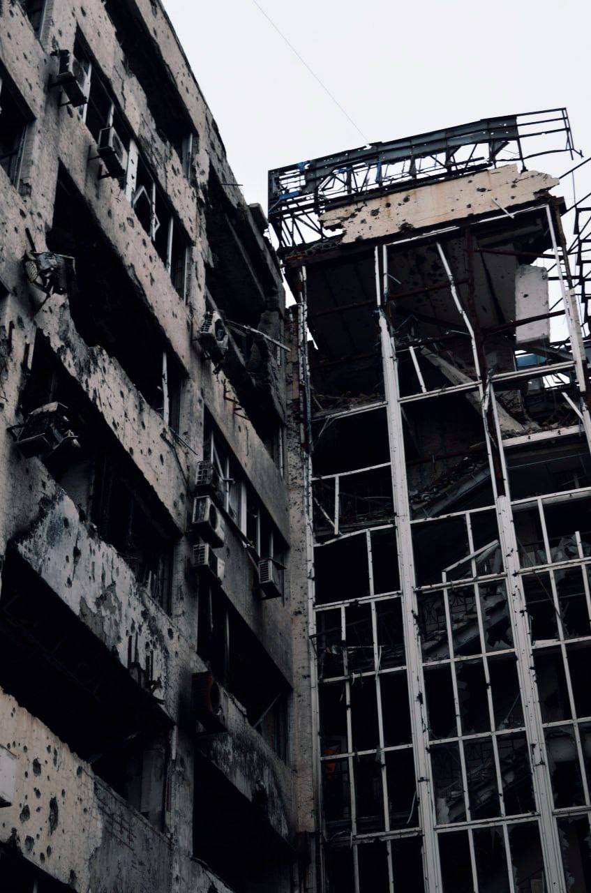 Зображення посту: Росія обіцяла відродити «Азовмаш», а перетворила завод на руїни