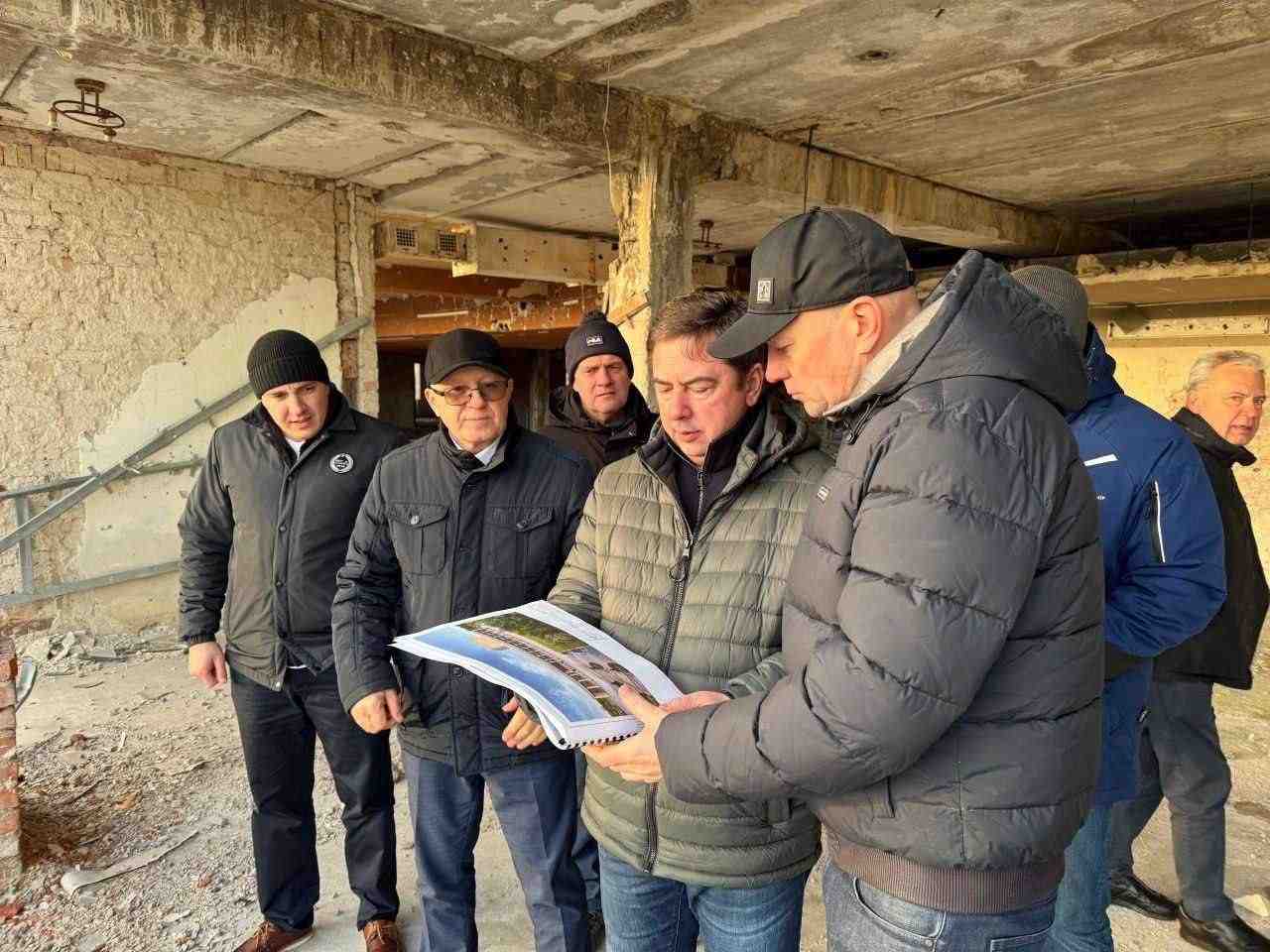 Зображення посту: «Приховування злочинів»: у Маріуполі окупанти оголосили про ремонт Українського дому