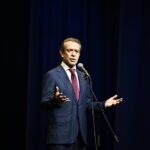 Зображення посту: Концерт на місці трагедії: окупанти відкрили драмтеатр у Маріуполі