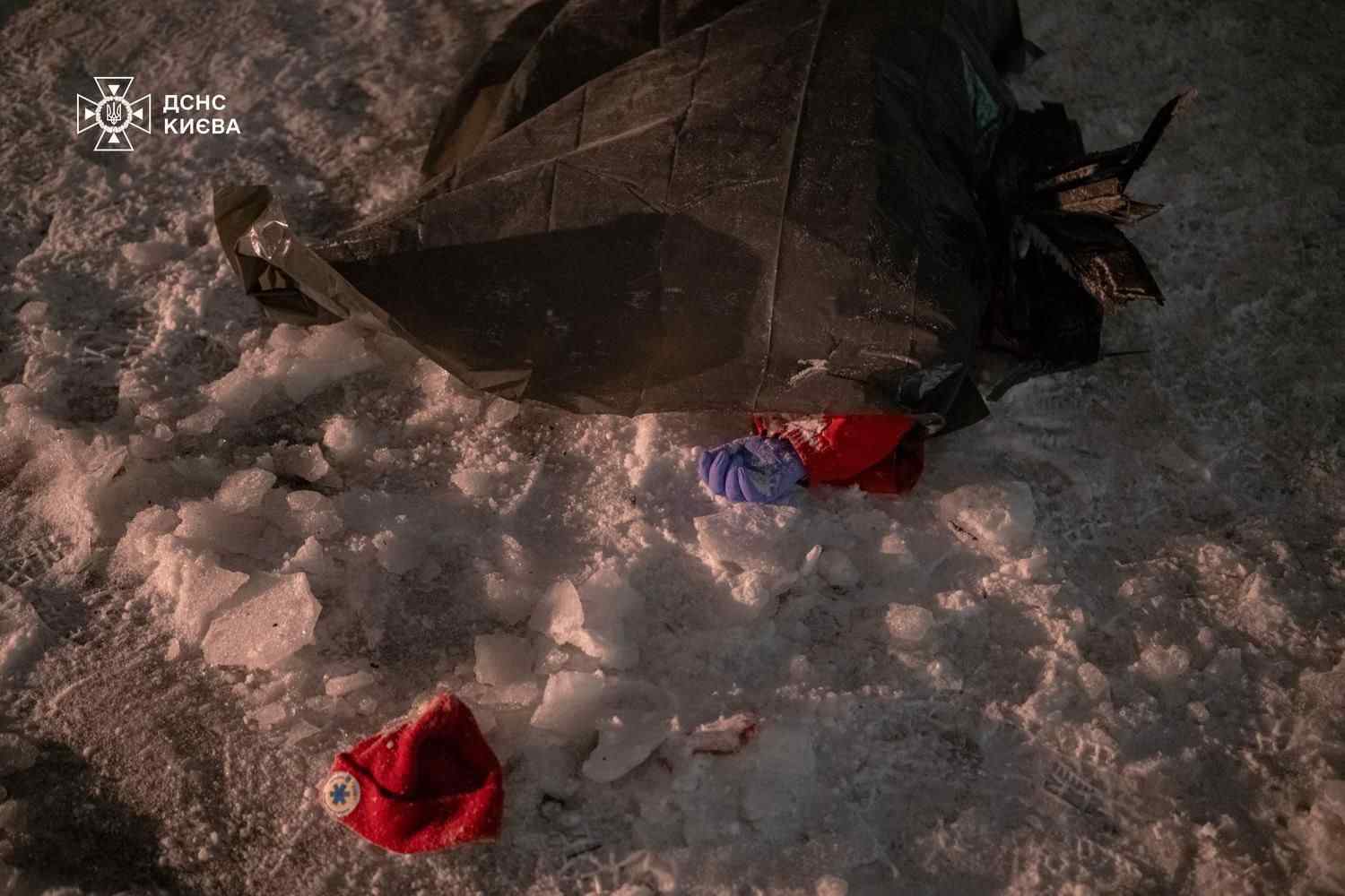 Стаття: Росіяни атакували Київ: четверо людей загинули – серед них фельдшер, який приїхав на виклик