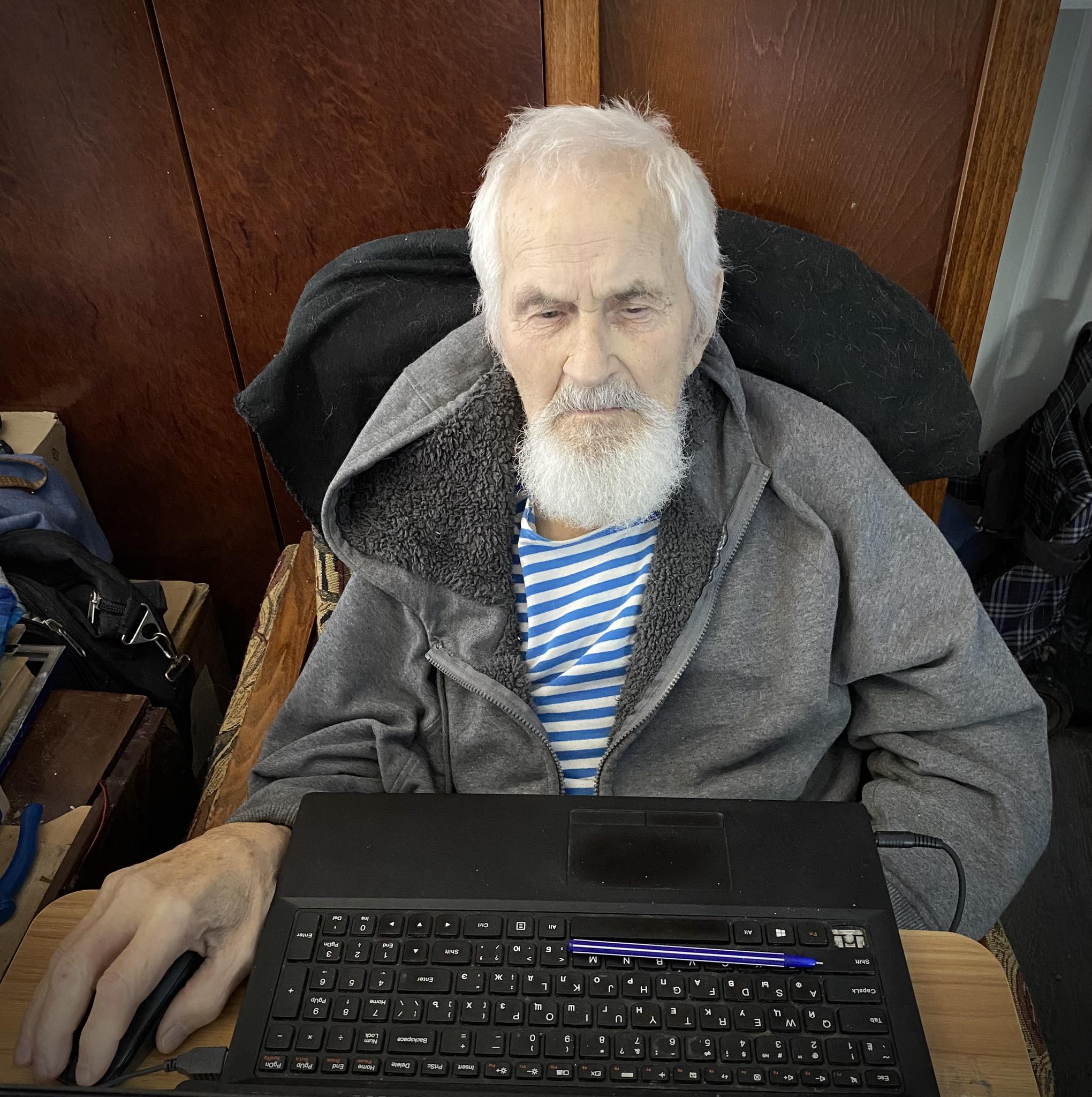 Зображення посту: 86-річному переселенцю з Маріуполя припинили пенсію через ідентифікацію