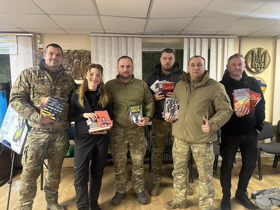 Стаття: Тіна Кароль і Сергій Жадан побували у Слов’янську та відвідали військових