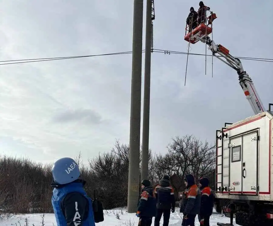 Стаття: Українська бригада ремонтує лінію живлення на території ЗАЕС