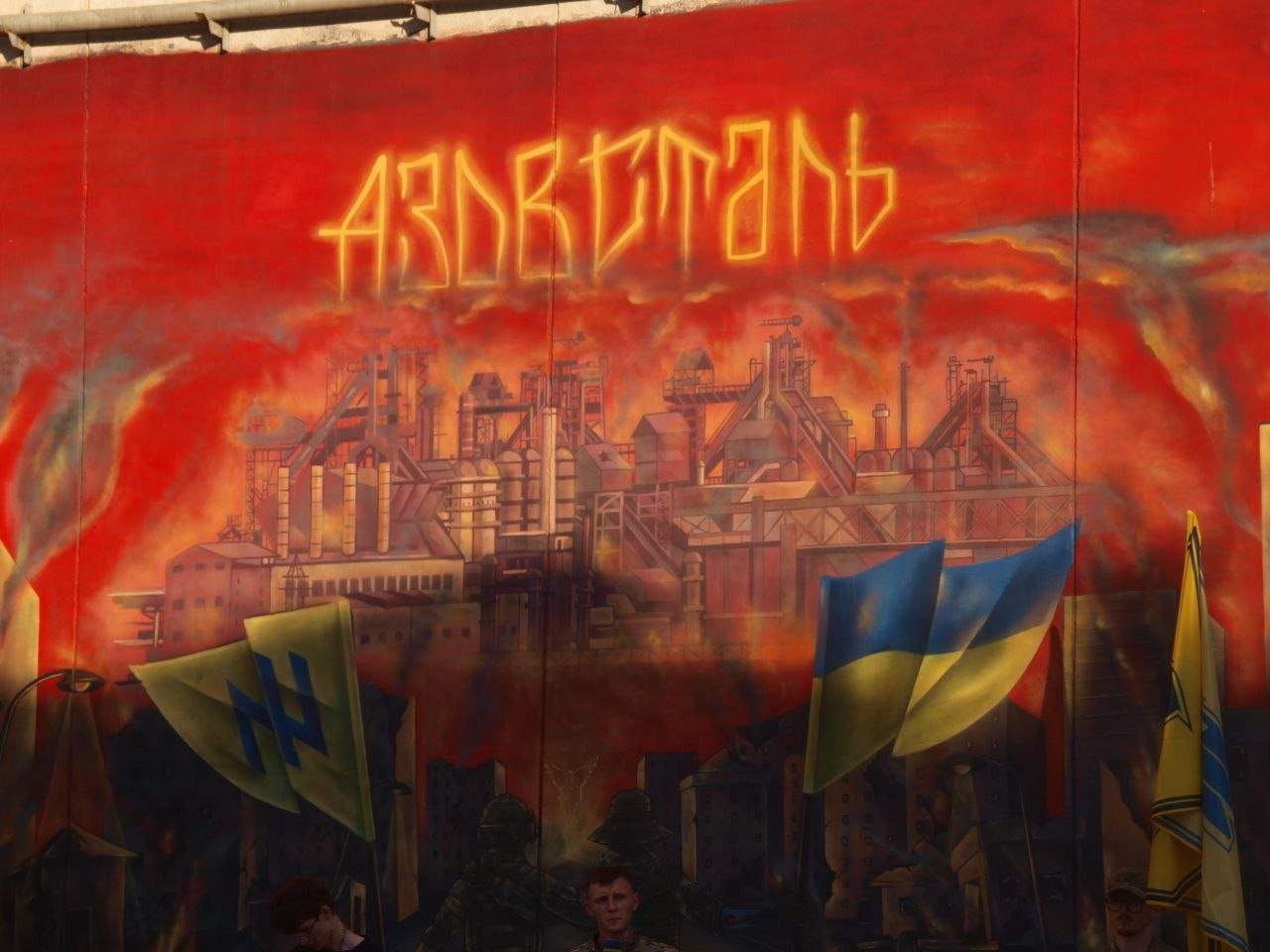 Зображення посту: «Я обіцяв братові, що його ім’я житиме вічно». Данило Давиденко про мурал пам’яті загиблого брата та всіх оборонців України