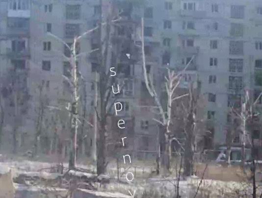 Зображення посту: Обгорілі будинки й могили у дворах: з’явилися кадри окупованого Вугледара