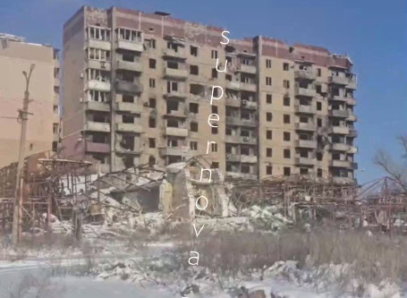 Зображення посту: Обгорілі будинки й могили у дворах: з’явилися кадри окупованого Вугледара