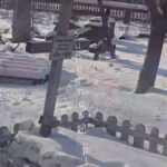 Зображення посту: Обгорілі будинки й могили у дворах: з’явилися кадри окупованого Вугледара