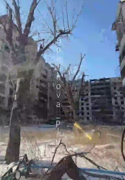 Зображення посту: Обгорілі будинки й могили у дворах: з’явилися кадри окупованого Вугледара