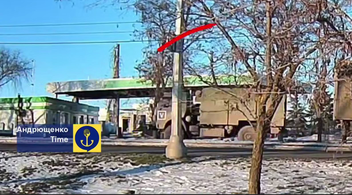 Стаття: Росія активізувала перекидання техніки та штурмовиків через Маріуполь на північ Донеччини