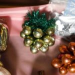 Зображення посту: Краєзнавчий музей вивіз з Костянтинівки колекцію новорічних прикрас місцевого склозаводу