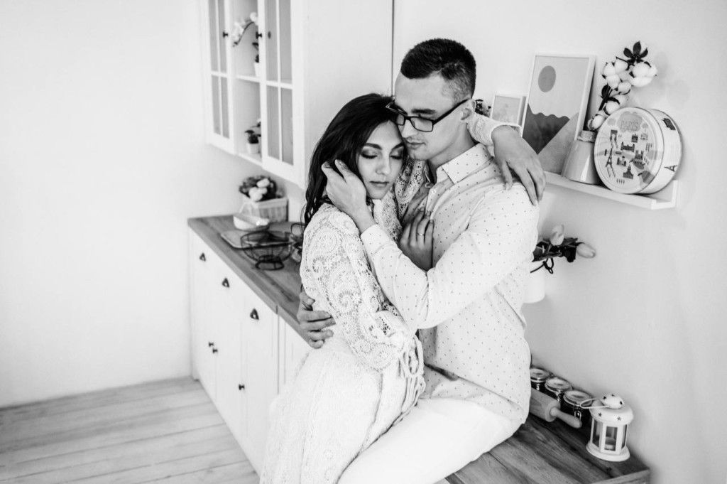 Зображення посту: День пам’яті цивільних жертв війни: дружина загиблого від обстрілу ТЦ створила петицію