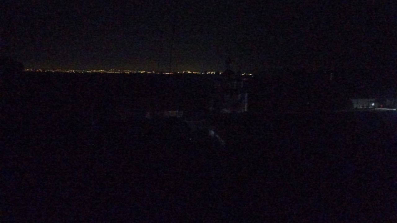 Стаття: У Маріуполі після нічних вибухів знеструмлено промислову зону та підстанції