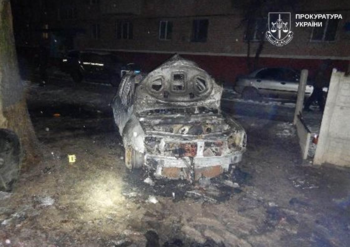 Стаття: У Краматорську спалили поліцейське авто на замовлення: підозрюваного затримали в Одесі