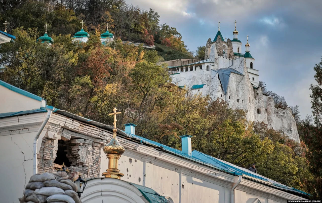 Стаття: Мешканку Святогірська засудили на 15 років тюрми за держзраду