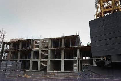 Стаття: На місці зруйнованих багатоповерхівок у Маріуполі росіяни зводять 10-поверхівку для продажу під іпотеку