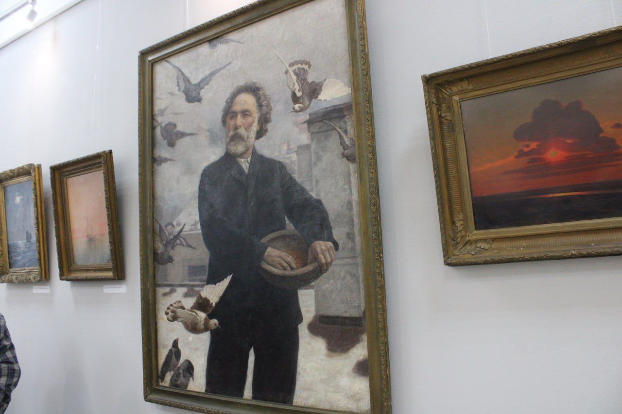 Стаття: Росіяни повернули викрадені картини Куїнджі до окупованого Маріуполя