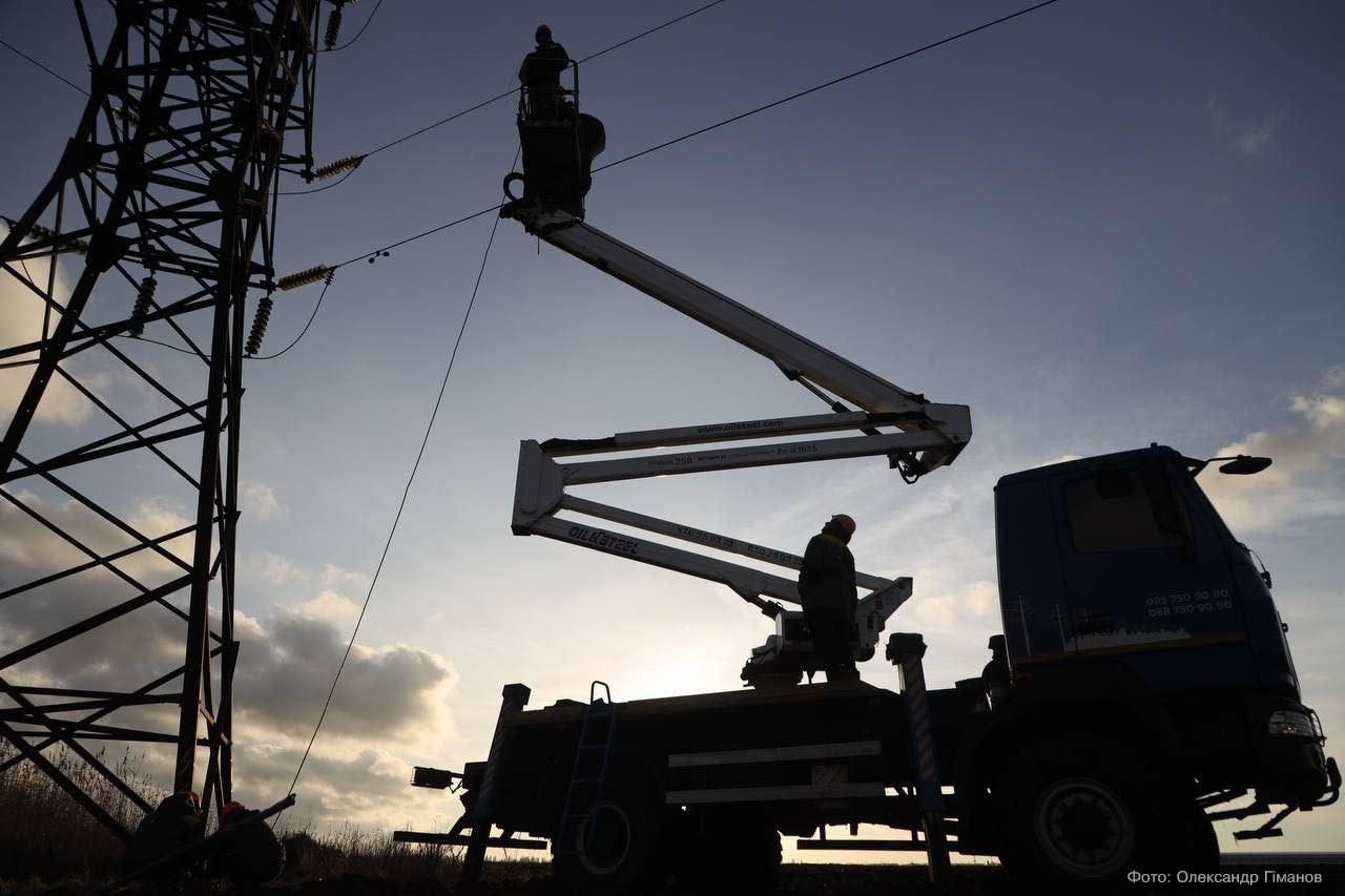 Стаття: В Україні планують розширити лінії електропередач для скорочення відключень у найбільш енергодефіцитних областях