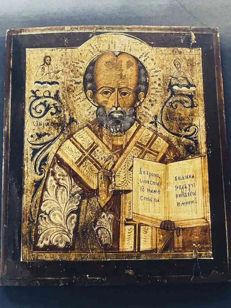 Зображення посту: Військовий передав ікону ХІХ століття з окупованого Селидового до музею