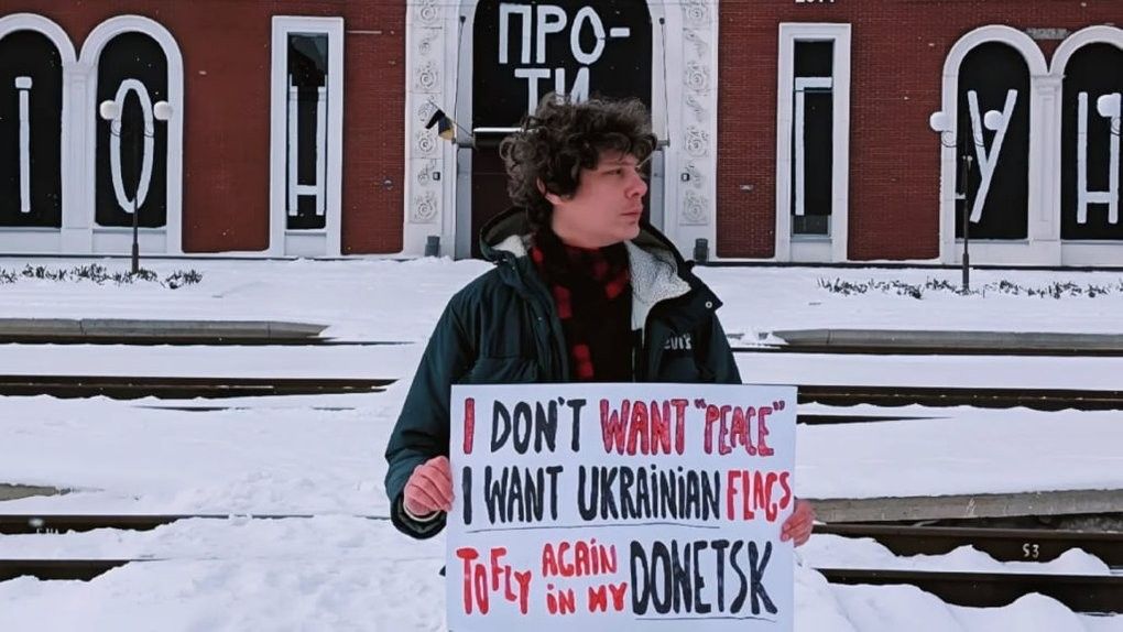 Стаття: Виїхали з Донецька і змінили ім’я: історія переселенця, який відмовився від батьківського імені після пережитого насильства