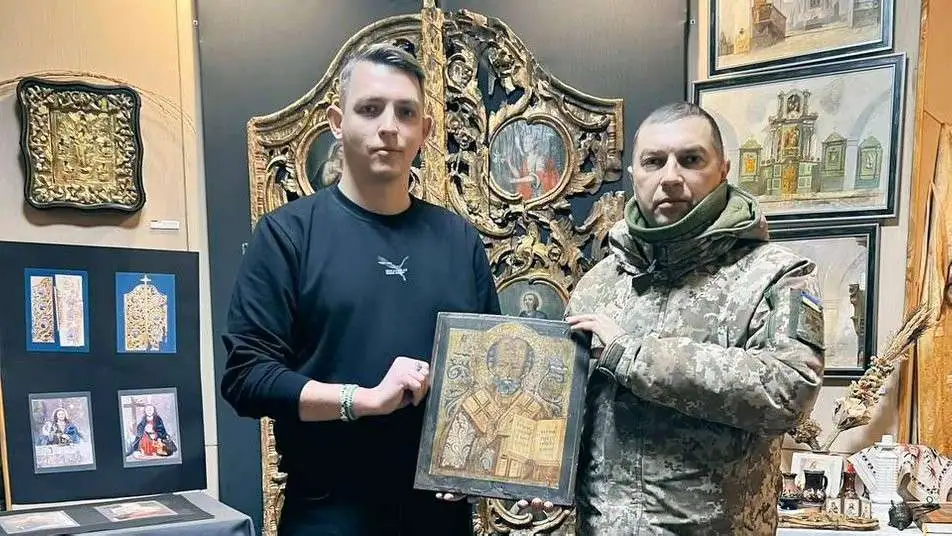 Стаття: Військовий передав ікону ХІХ століття з окупованого Селидового до музею