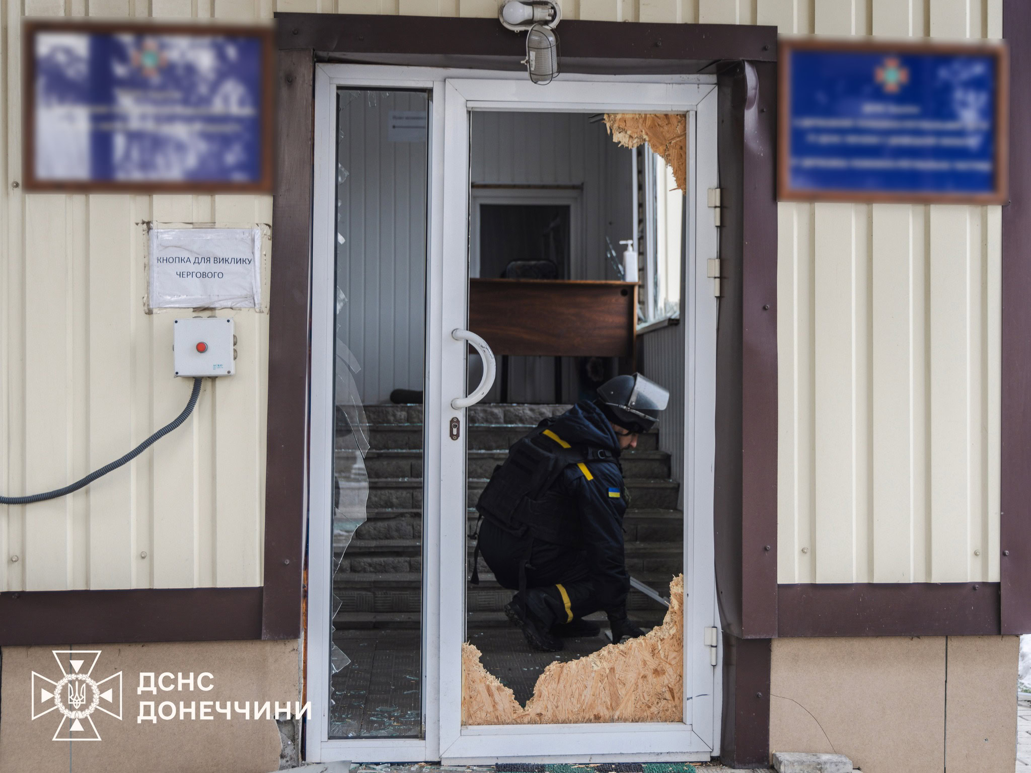 Стаття: У Слов’янську росіяни обстрілом пошкодили пожежну частину