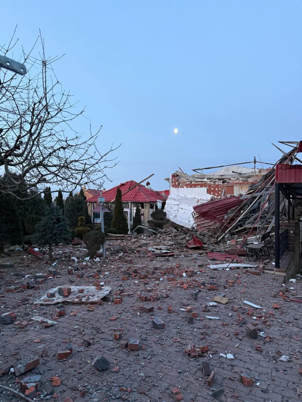 Стаття: Нічна атака дронами по Слов’янську: пошкоджені будинки