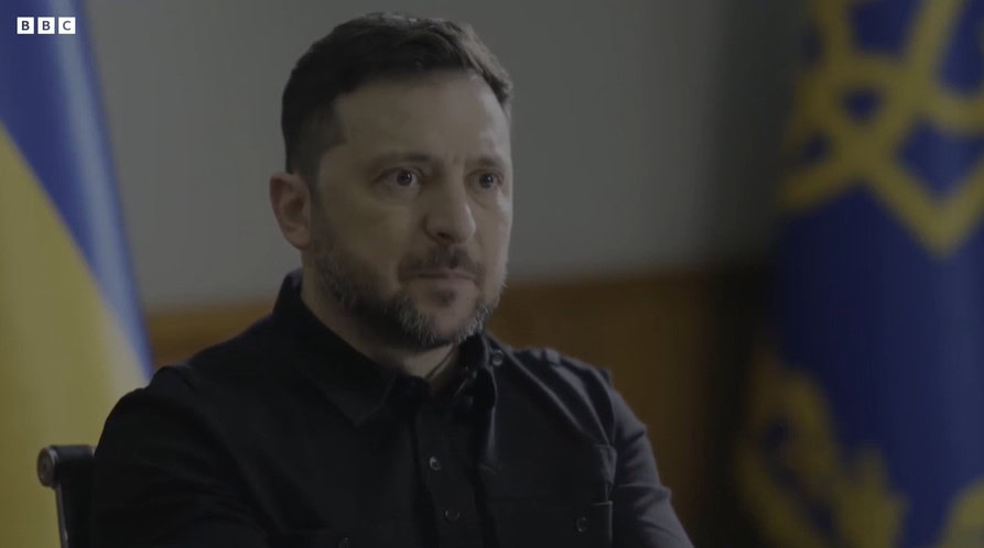 Стаття: Зеленський про Донбас: передача територій означатиме залишити сотні тисяч людей напризволяще