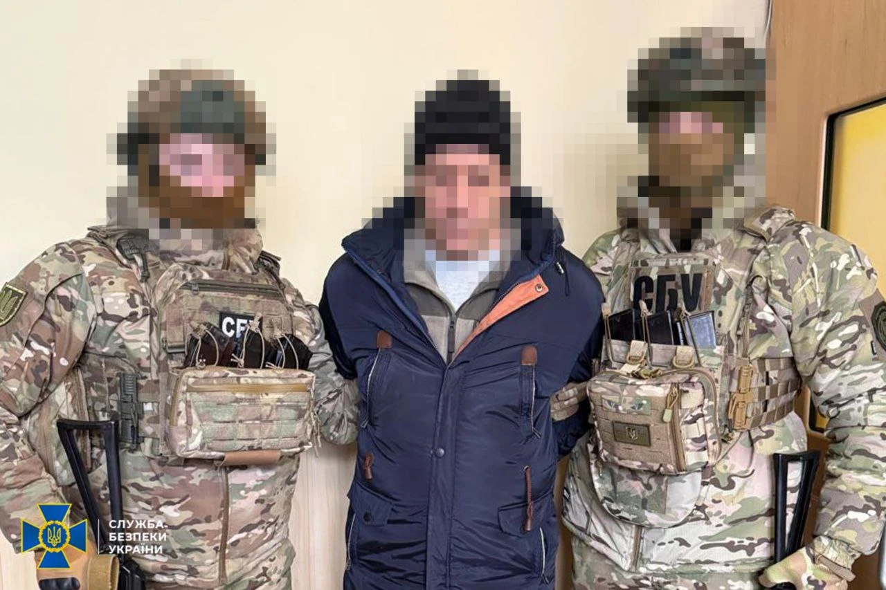 Стаття: На Донеччині затримали чоловіків, які коригували російські обстріли