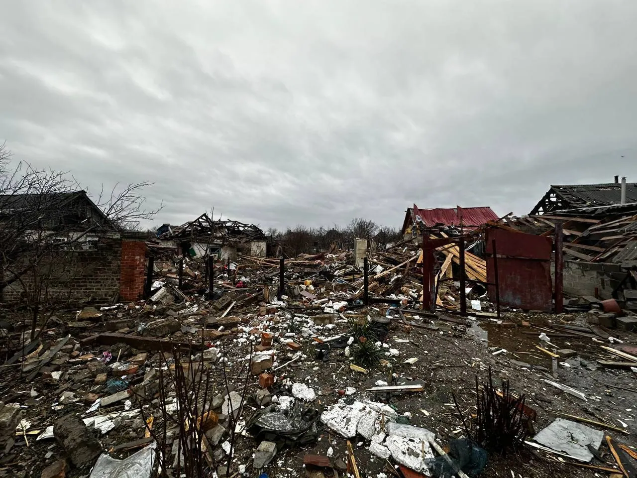 Стаття: Чотирнадцять ударів за добу: у Краматорську четверо загиблих, серед них дитина