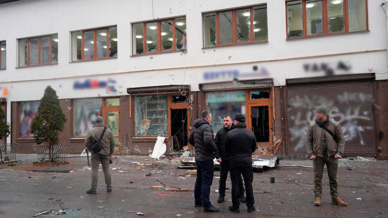 Стаття: Теракт у Львові: в місті прощаються з загиблою поліцейською, ймовірну підривницю затримали