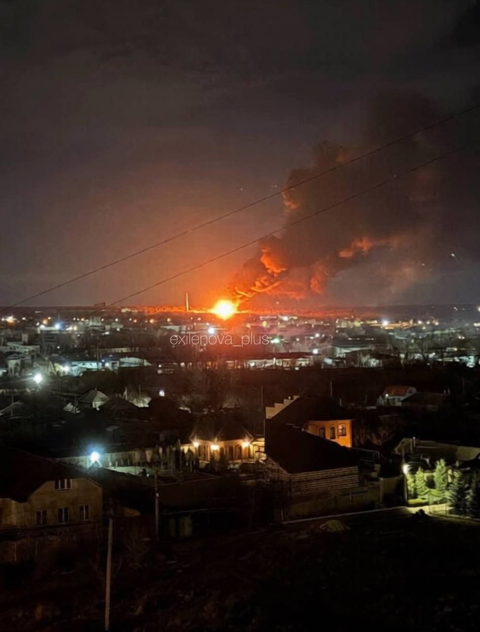 Зображення посту: Вибухи в Луганську та Маріуполі: повідомляють про ураження військових об’єктів РФ