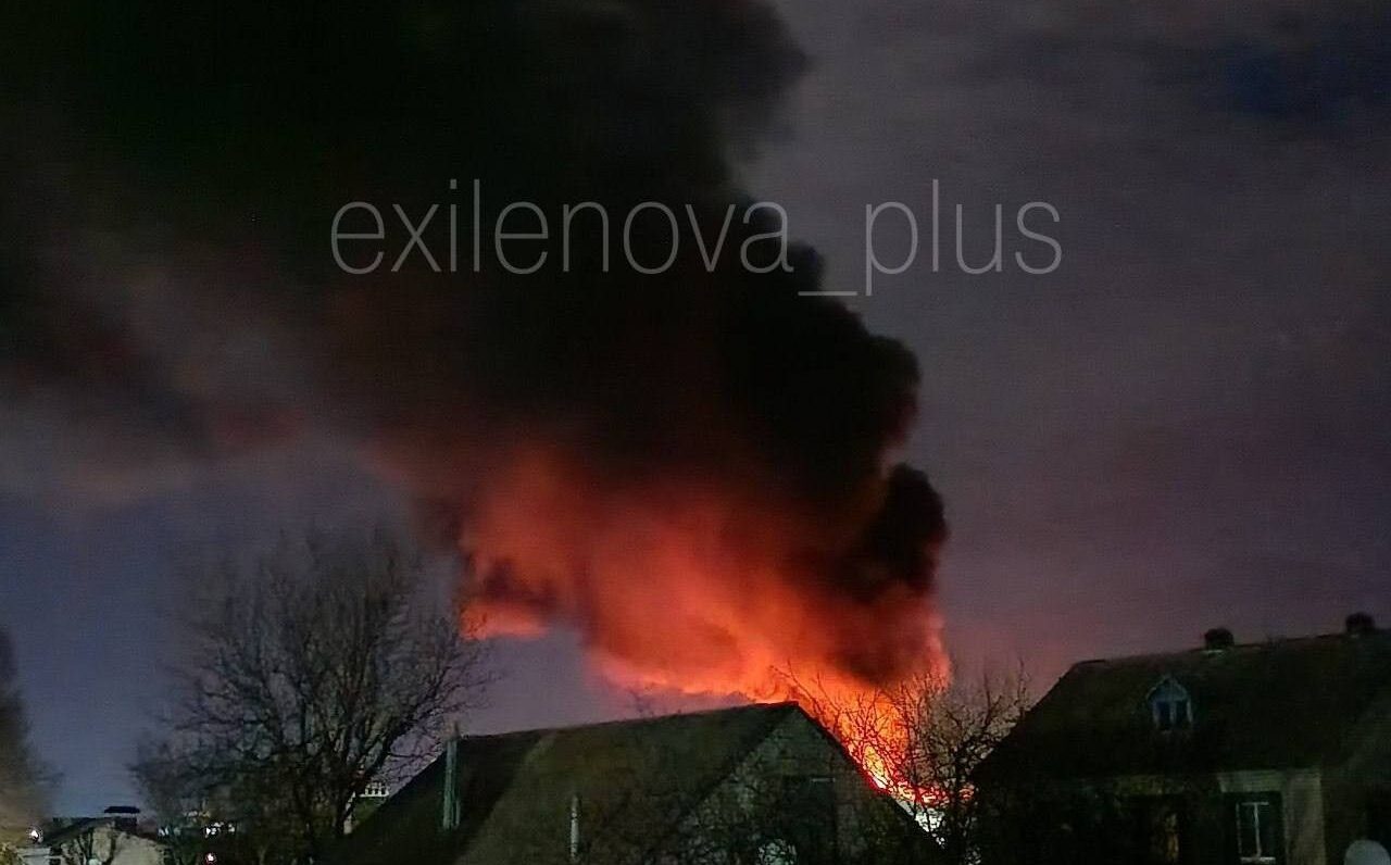 Стаття: Вибухи в Луганську та Маріуполі: повідомляють про ураження військових об’єктів РФ