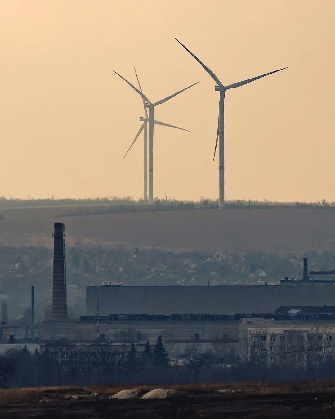 Зображення посту: Край вугілля, териконів і скель: знакові символи Донеччини та Луганщини