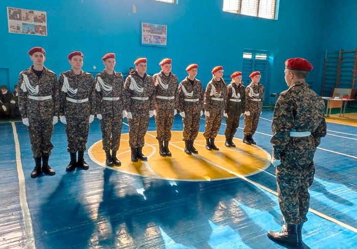 Стаття: На Луганщині діють понад 60 класів із підготовкою до служби в структурах РФ