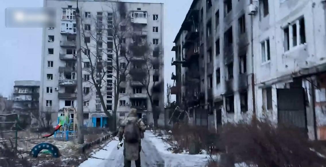 Зображення посту: «Довелося вигризати кожен шматок землі»: пропагандист показав, як російські військові знищили Покровськ