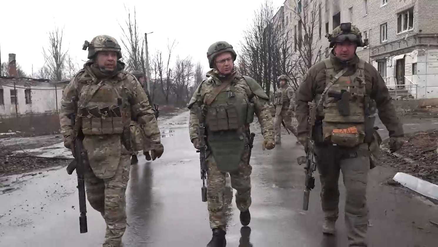 Стаття: Пушилін і Кірієнко приїхали до зруйнованого Мирнограда