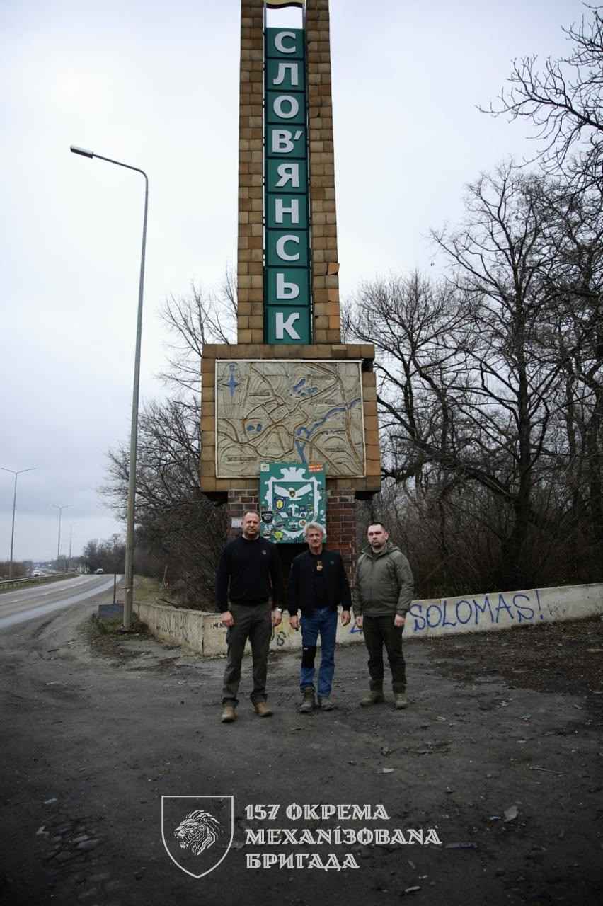 Зображення посту: Шон Пенн відвідав українських військових на Донеччині