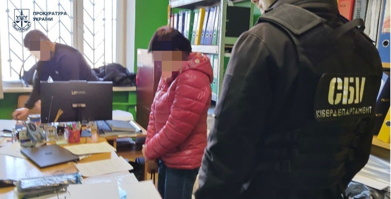 Стаття: У Києві затримали посадовицю Міністерства культури, яка, ймовірно, підтримує росіян у війні