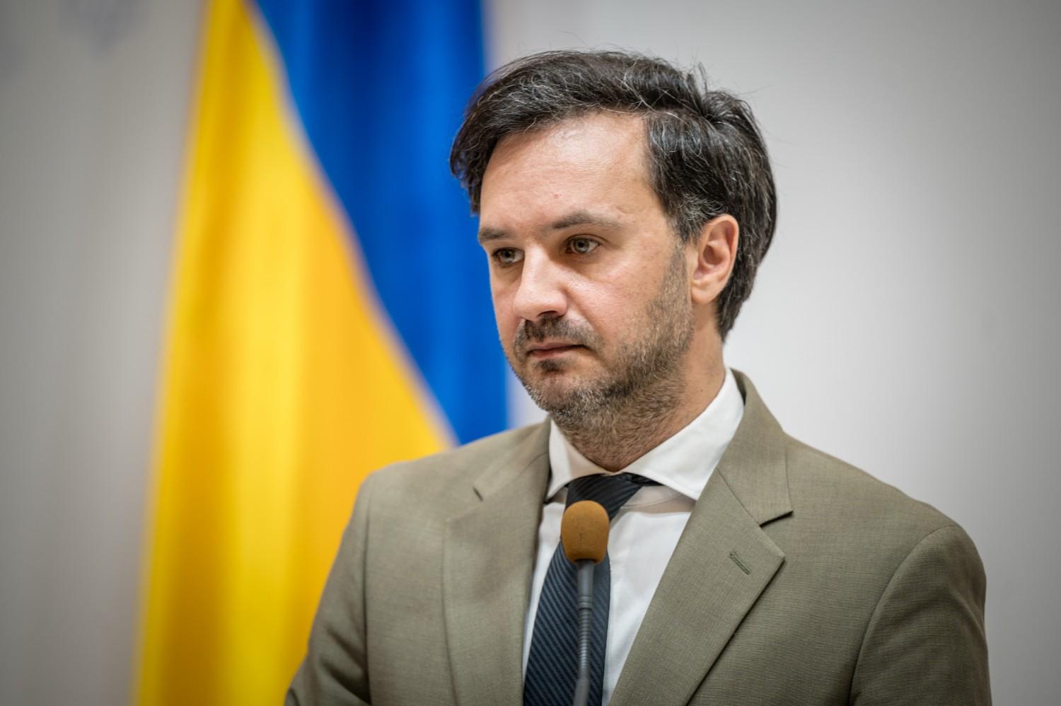 Стаття: Переговори України, США та Росії призупинили через ситуацію на Близькому Сході