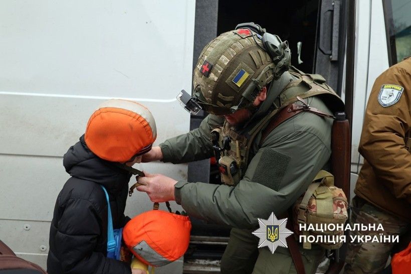 Стаття: Понад 2500 людей залишаються в Лиманській громаді: евакуацію ускладнює погіршення погоди