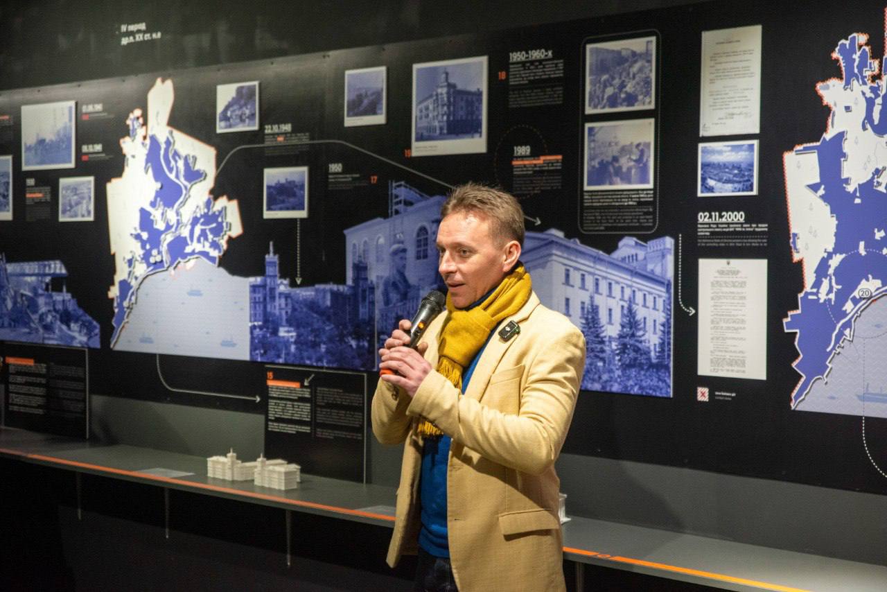 Зображення посту: У Львові відкрили виставку про українську ідентичність Маріуполя