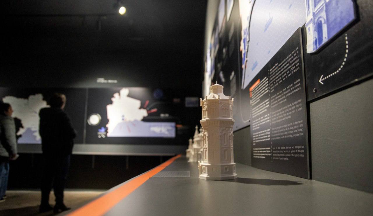 Зображення посту: У Львові відкрили виставку про українську ідентичність Маріуполя