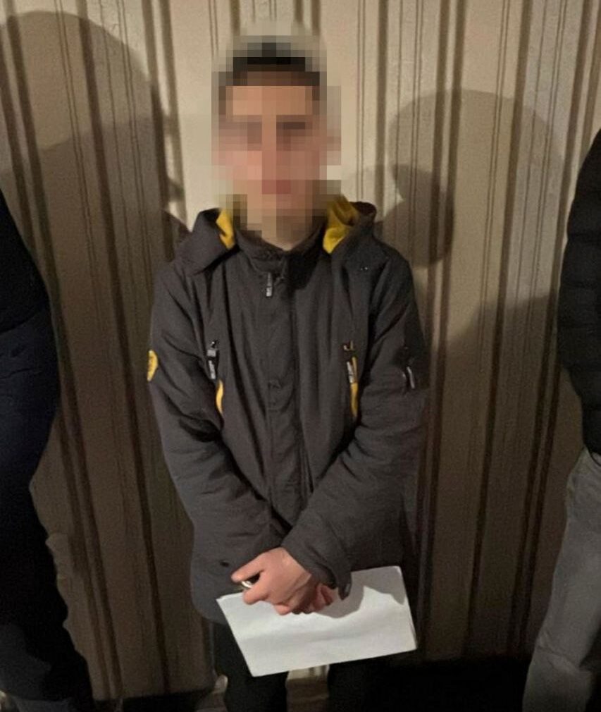 Стаття: У Харкові затримали 16-річного хлопця, який планував підірвати поліцейських