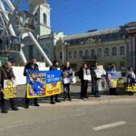 Зображення посту: Родини цивільних полонених передали листи рідним, яких утримує Росія